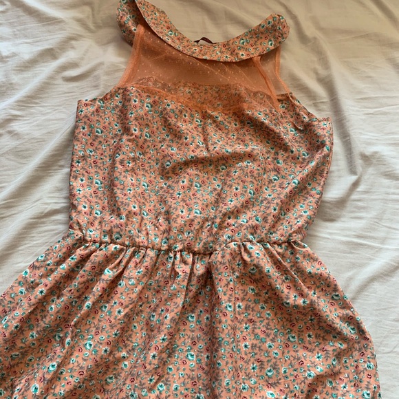 Mesh Collared Flowery Summer Dress - Picture 3 of 5